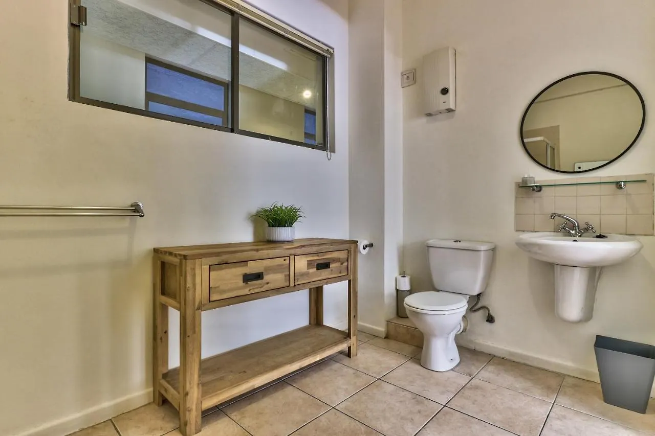 The Piazza 1 Bedroom Spacious Apartment With Study Cape Town