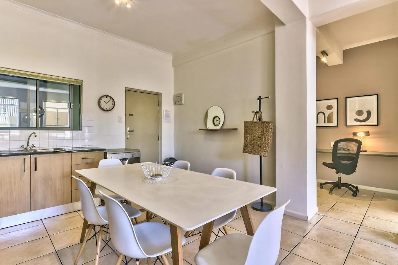 The Piazza 1 Bedroom Spacious Apartment With Study Cape Town