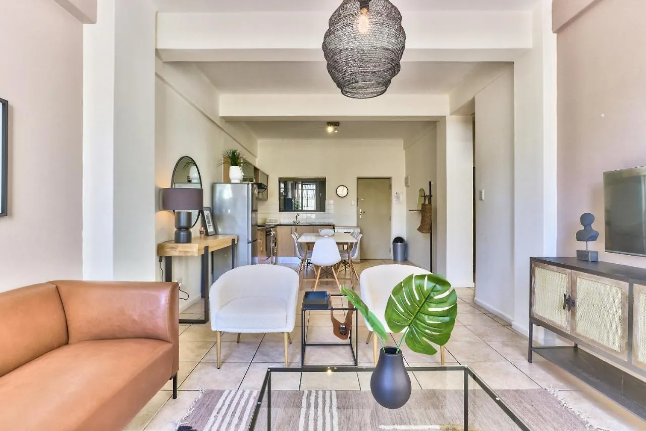 The Piazza 1 Bedroom Spacious Apartment With Study Cape Town