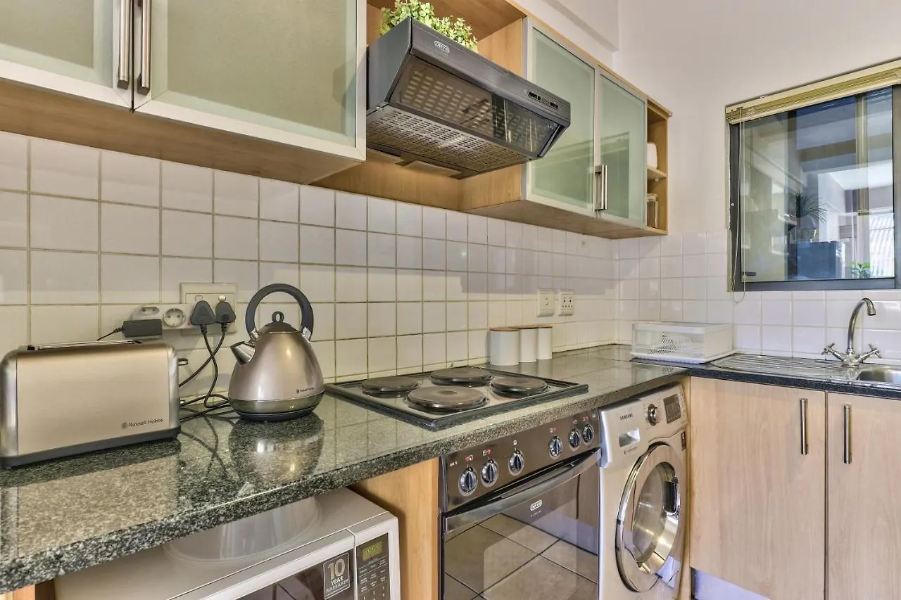 The Piazza 1 Bedroom Spacious Apartment With Study Cape Town