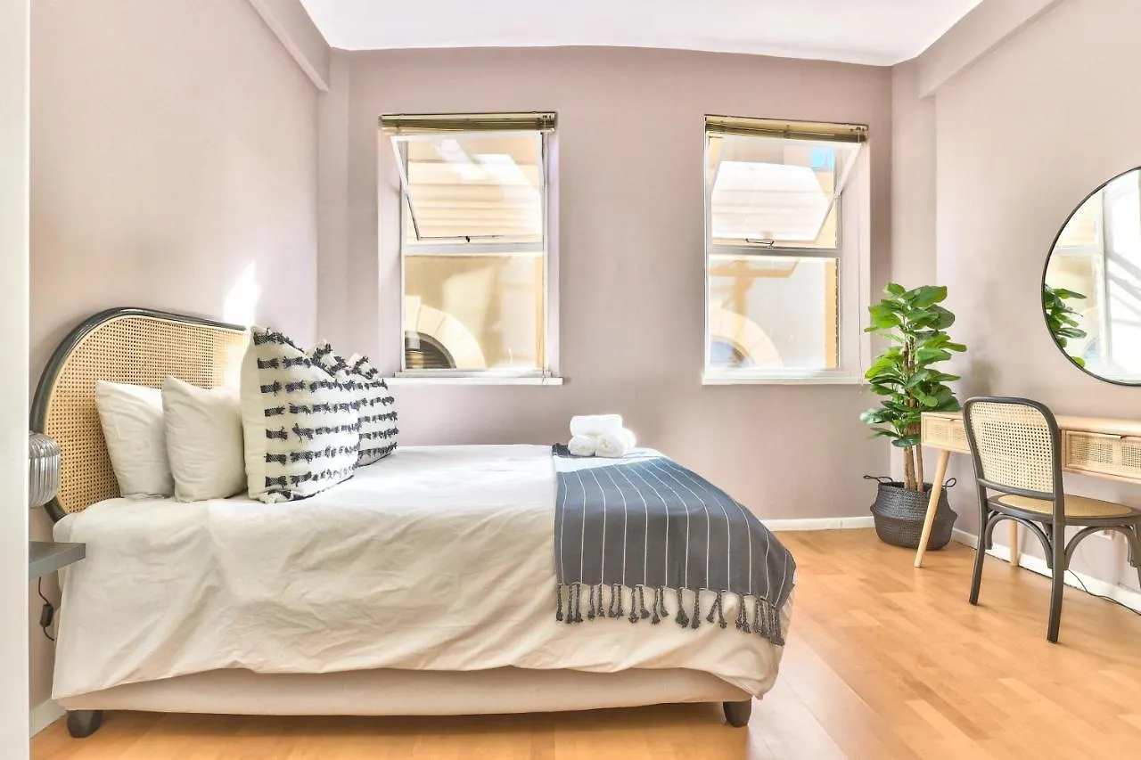 The Piazza 1 Bedroom Spacious Apartment With Study Città del Capo 0*,  Sudafrica