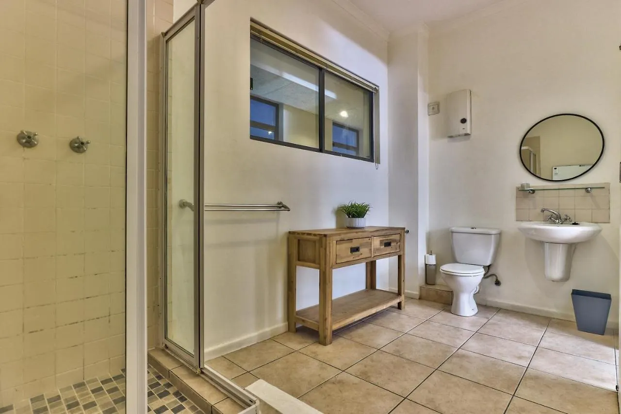 The Piazza 1 Bedroom Spacious Apartment With Study Città del Capo 0*,  Sudafrica